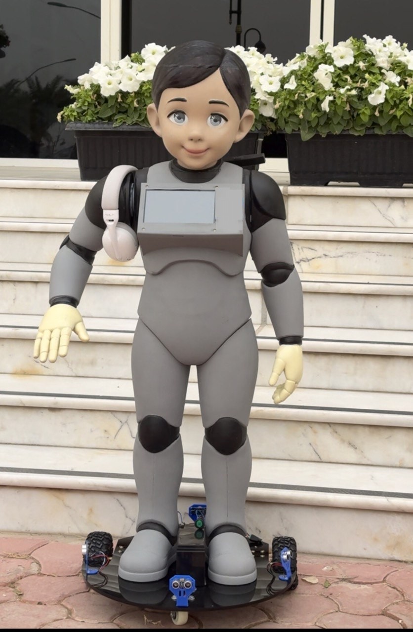 صورة مشروع Design and Construction of a Smart Campus Robot Platform